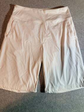 Santiny ladies white stretch shorts